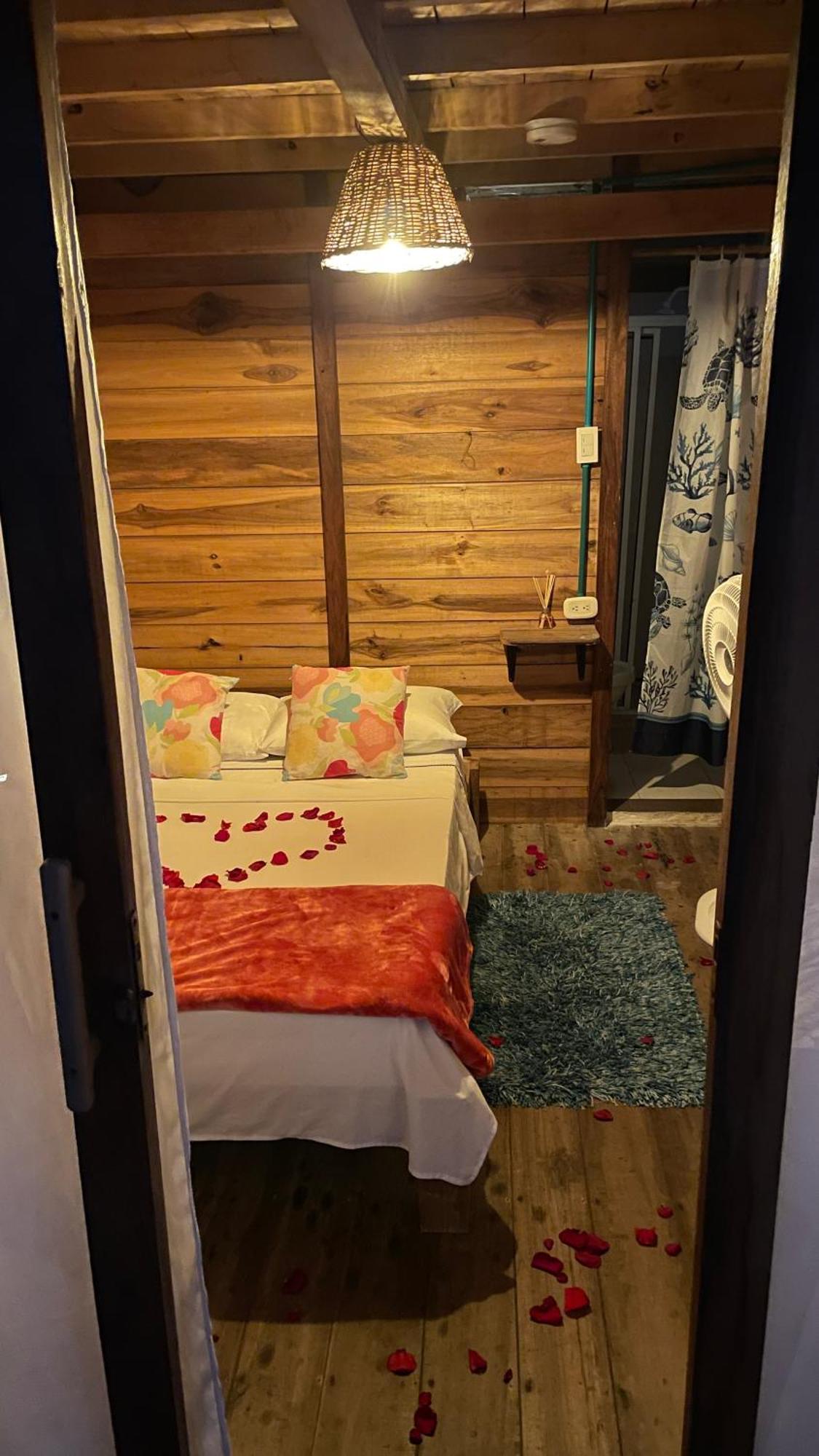 Hostal Velero Relax Guachaca エクステリア 写真