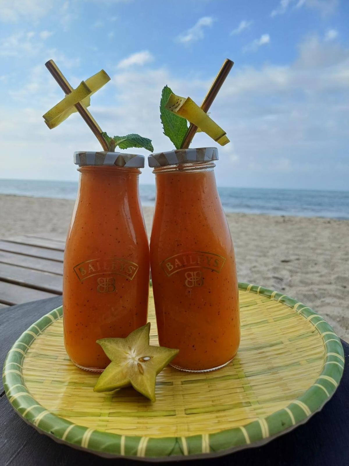 Hostal Velero Relax Guachaca エクステリア 写真